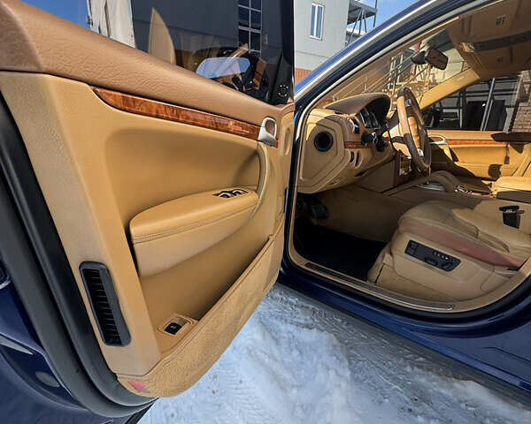 Синій Порше Cayenne, об'ємом двигуна 4.8 л та пробігом 224 тис. км за 11000 $, фото 11 на Automoto.ua