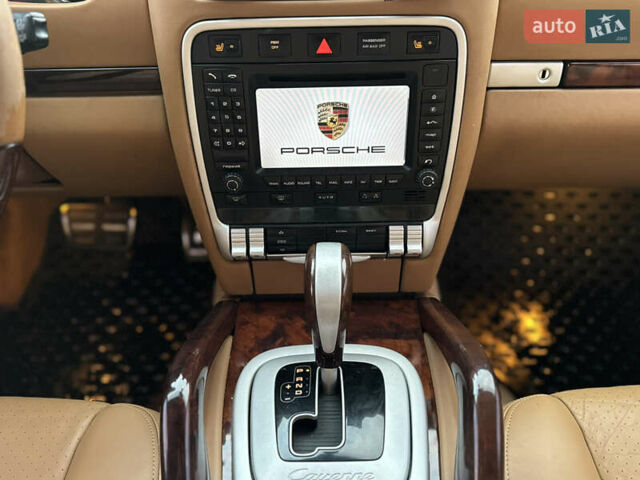 Синій Порше Cayenne, об'ємом двигуна 4.81 л та пробігом 148 тис. км за 9999 $, фото 19 на Automoto.ua