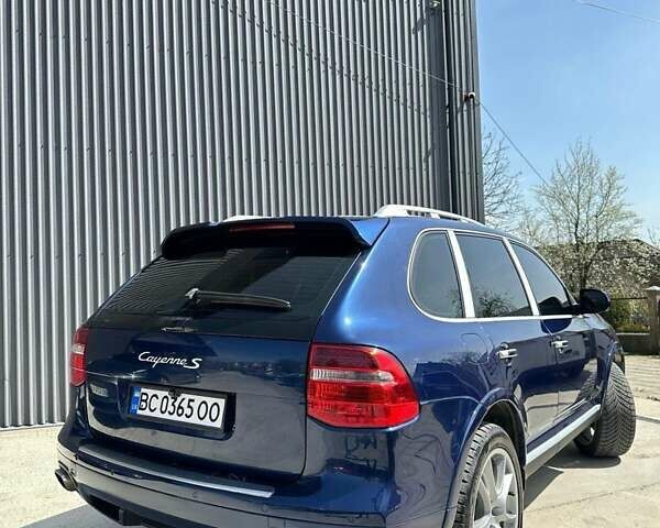 Синий Порше Каен, объемом двигателя 4.8 л и пробегом 205 тыс. км за 8500 $, фото 4 на Automoto.ua