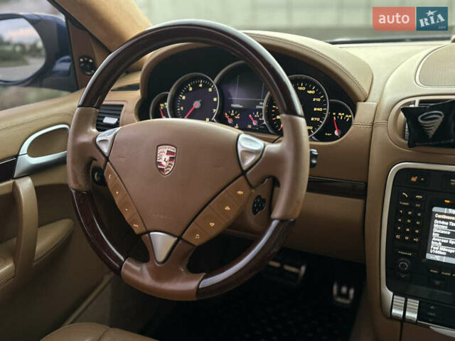 Синій Порше Cayenne, об'ємом двигуна 4.81 л та пробігом 148 тис. км за 9999 $, фото 17 на Automoto.ua
