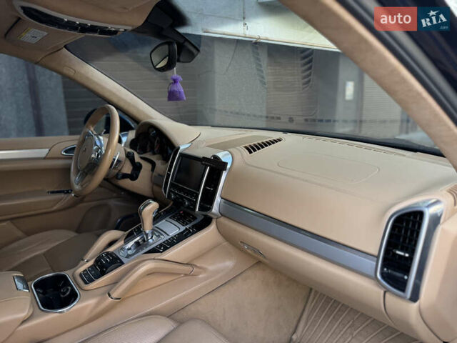 Синій Порше Cayenne, об'ємом двигуна 4.8 л та пробігом 134 тис. км за 17800 $, фото 25 на Automoto.ua