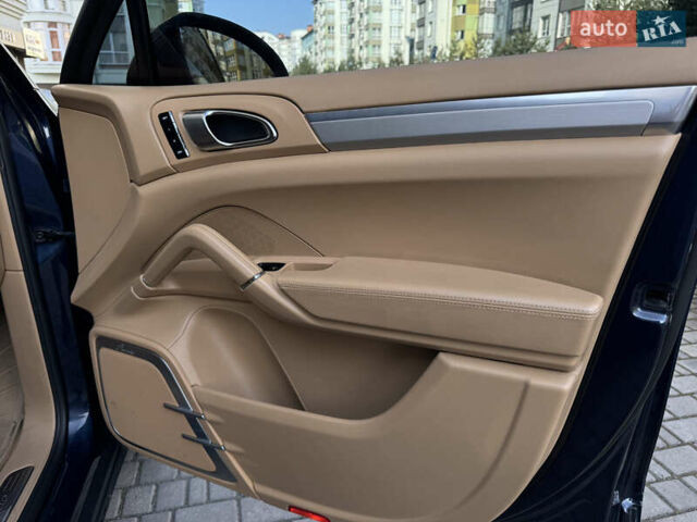 Синій Порше Cayenne, об'ємом двигуна 4.8 л та пробігом 134 тис. км за 17800 $, фото 41 на Automoto.ua