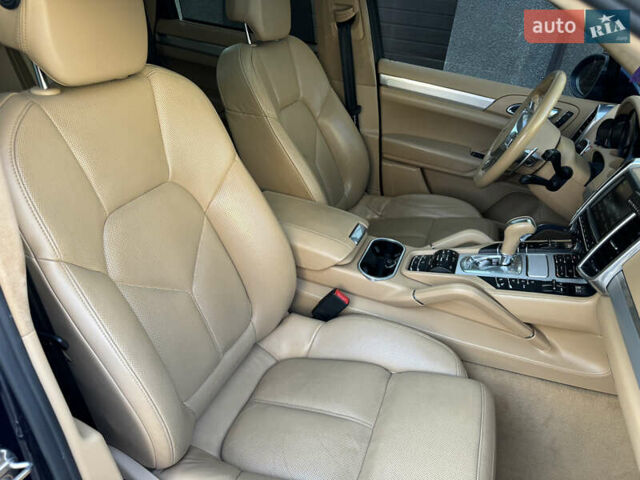 Синій Порше Cayenne, об'ємом двигуна 4.8 л та пробігом 134 тис. км за 17800 $, фото 20 на Automoto.ua