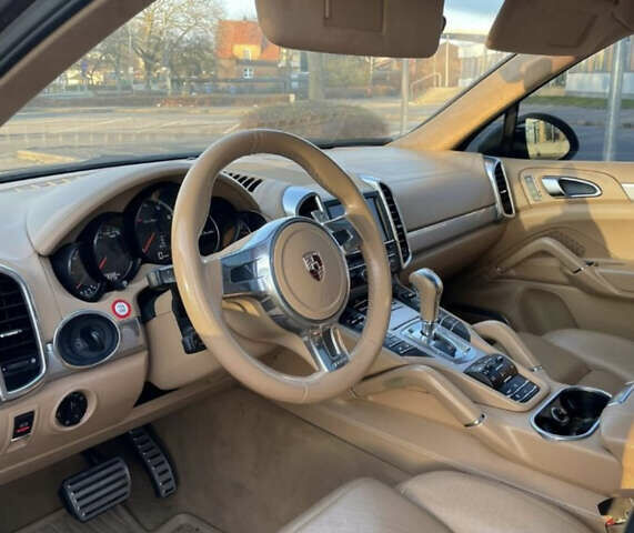 Синій Порше Cayenne, об'ємом двигуна 4.81 л та пробігом 123 тис. км за 13500 $, фото 8 на Automoto.ua