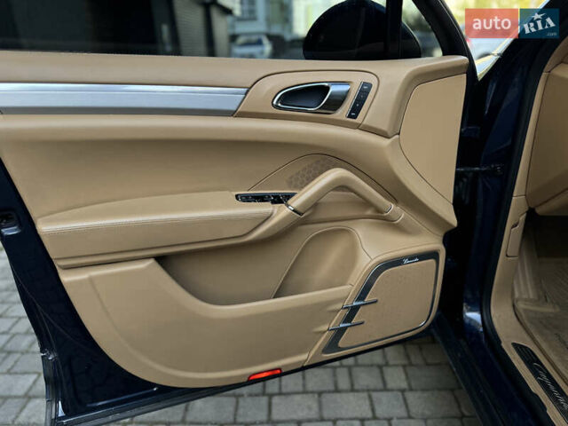 Синій Порше Cayenne, об'ємом двигуна 4.8 л та пробігом 134 тис. км за 17800 $, фото 26 на Automoto.ua
