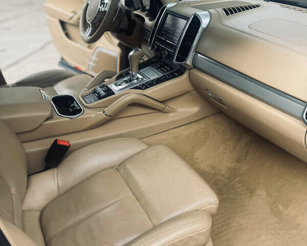 Порше Cayenne 2010 у Рівному на Automoto.ua Синій Порше Cayenne, об'ємом двигуна 4.8 л та пробігом 136 тис. км за 19999 $, фото 11 на Automoto.ua