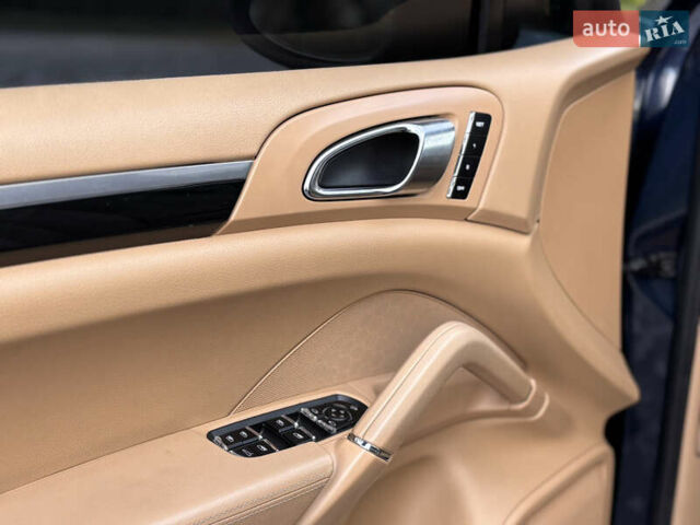 Синий Порше Каен, объемом двигателя 3.6 л и пробегом 250 тыс. км за 14800 $, фото 29 на Automoto.ua