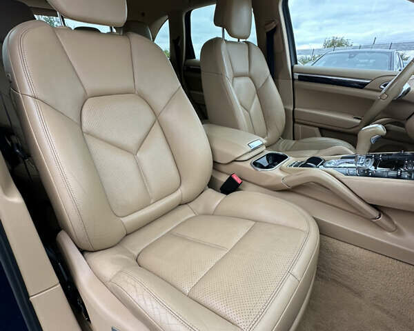 Синий Порше Каен, объемом двигателя 3 л и пробегом 215 тыс. км за 19900 $, фото 31 на Automoto.ua