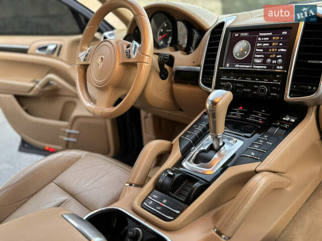 Порше Cayenne 2011 у Тернополі на Automoto.ua Синій Порше Cayenne, об'ємом двигуна 3.6 л та пробігом 249 тис. км за 15500 $, фото 27 на Automoto.ua