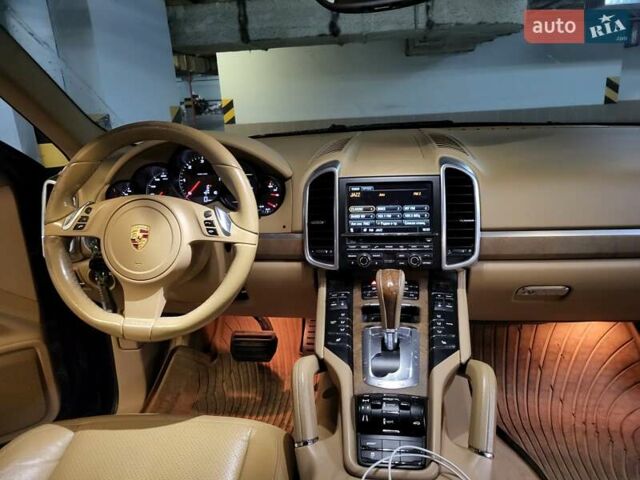 Синій Порше Cayenne, об'ємом двигуна 3 л та пробігом 207 тис. км за 25000 $, фото 9 на Automoto.ua