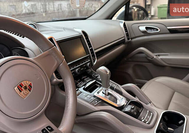 Синій Порше Cayenne, об'ємом двигуна 3 л та пробігом 290 тис. км за 18500 $, фото 16 на Automoto.ua