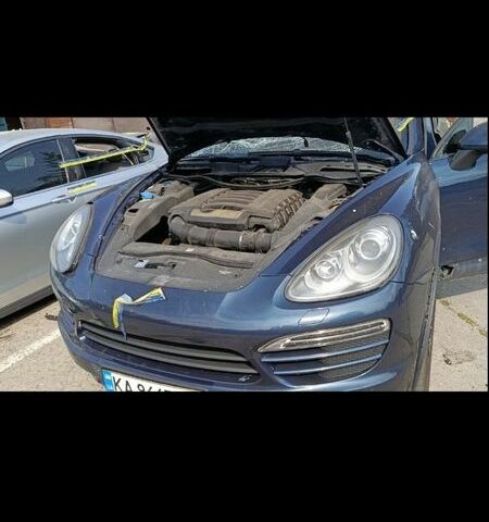 Синій Порше Cayenne, об'ємом двигуна 3.6 л та пробігом 350 тис. км за 10000 $, фото 2 на Automoto.ua