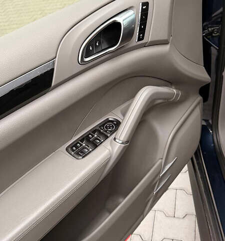 Синій Порше Cayenne, об'ємом двигуна 3 л та пробігом 290 тис. км за 18500 $, фото 15 на Automoto.ua