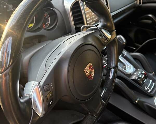 Синий Порше Каен, объемом двигателя 3 л и пробегом 220 тыс. км за 23000 $, фото 2 на Automoto.ua