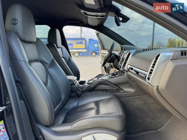 Синій Порше Cayenne, об'ємом двигуна 3 л та пробігом 153 тис. км за 34000 $, фото 24 на Automoto.ua