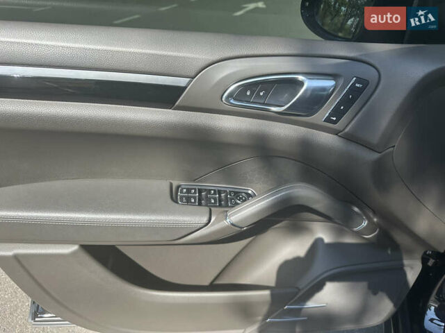 Синий Порше Каен, объемом двигателя 2.97 л и пробегом 151 тыс. км за 37700 $, фото 29 на Automoto.ua
