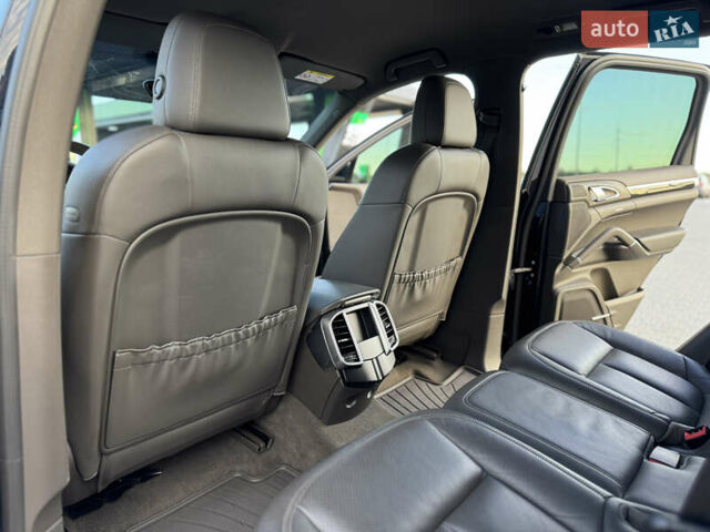 Синій Порше Cayenne, об'ємом двигуна 3 л та пробігом 153 тис. км за 34000 $, фото 34 на Automoto.ua