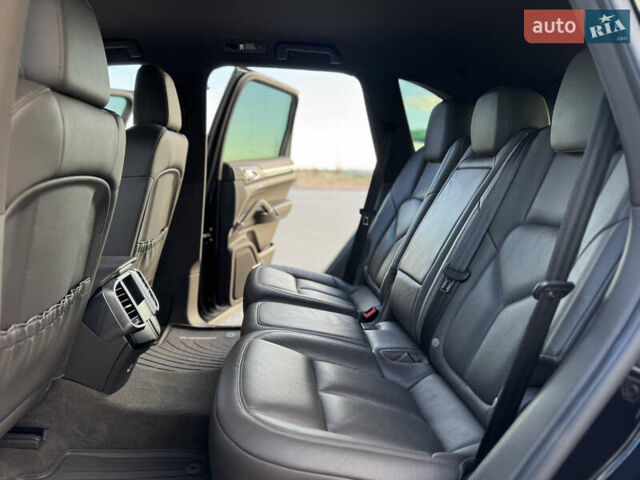 Синій Порше Cayenne, об'ємом двигуна 3 л та пробігом 153 тис. км за 34000 $, фото 33 на Automoto.ua