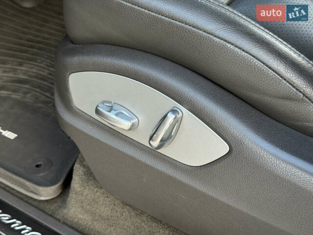 Синій Порше Cayenne, об'ємом двигуна 3 л та пробігом 153 тис. км за 34000 $, фото 18 на Automoto.ua