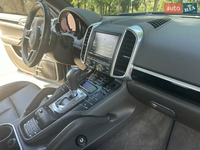 Синий Порше Каен, объемом двигателя 2.97 л и пробегом 151 тыс. км за 37700 $, фото 36 на Automoto.ua