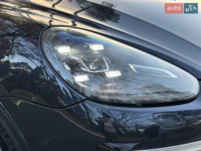 Синий Порше Каен, объемом двигателя 4.81 л и пробегом 142 тыс. км за 35500 $, фото 6 на Automoto.ua