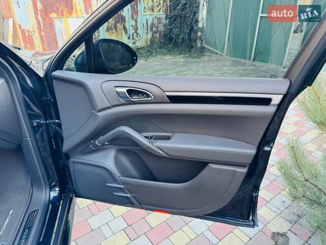 Синий Порше Каен, объемом двигателя 2.97 л и пробегом 149 тыс. км за 37900 $, фото 36 на Automoto.ua
