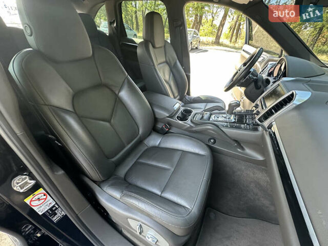 Синий Порше Каен, объемом двигателя 2.97 л и пробегом 151 тыс. км за 37700 $, фото 38 на Automoto.ua