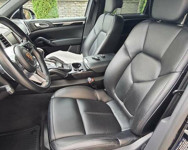 Синій Порше Cayenne, об'ємом двигуна 3 л та пробігом 134 тис. км за 37000 $, фото 20 на Automoto.ua