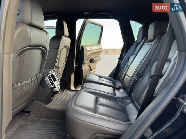 Синій Порше Cayenne, об'ємом двигуна 3 л та пробігом 153 тис. км за 34000 $, фото 32 на Automoto.ua