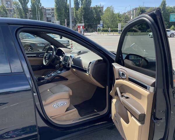 Синий Порше Каен, объемом двигателя 3 л и пробегом 164 тыс. км за 32500 $, фото 4 на Automoto.ua