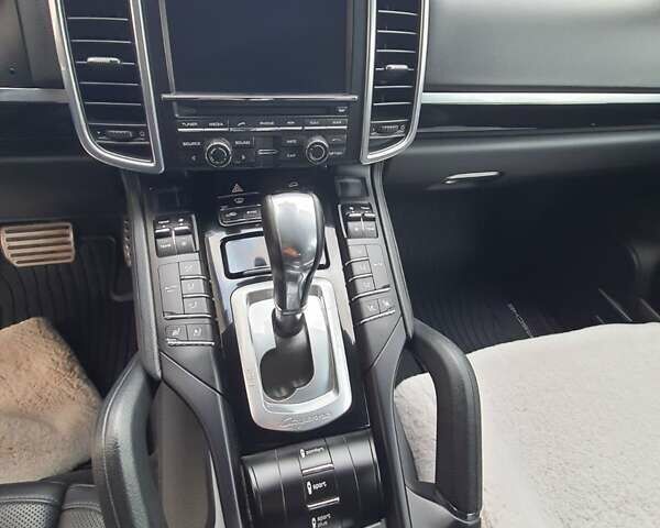 Синій Порше Cayenne, об'ємом двигуна 3 л та пробігом 134 тис. км за 37000 $, фото 23 на Automoto.ua