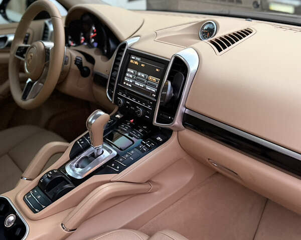 Синий Порше Каен, объемом двигателя 3.6 л и пробегом 110 тыс. км за 23900 $, фото 28 на Automoto.ua