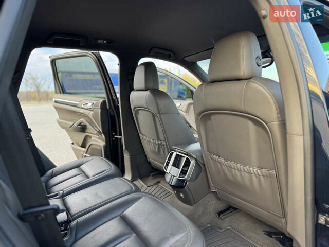 Синій Порше Cayenne, об'ємом двигуна 3 л та пробігом 153 тис. км за 34000 $, фото 35 на Automoto.ua