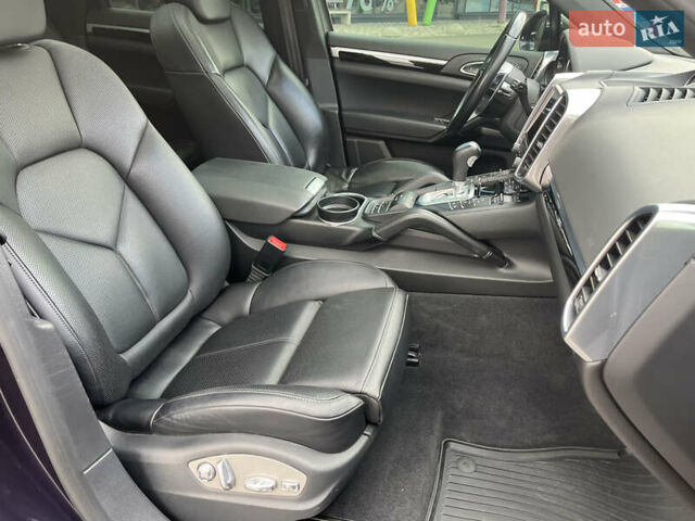 Синій Порше Cayenne, об'ємом двигуна 3 л та пробігом 116 тис. км за 29750 $, фото 13 на Automoto.ua