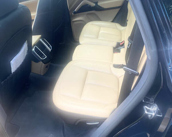 Порше Каен 2016 в Львове на Automoto.ua Синий Порше Каен, объемом двигателя 3 л и пробегом 132 тыс. км за 35500 $, фото 7 на Automoto.ua