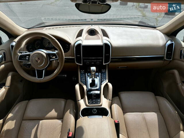 Синий Порше Каен, объемом двигателя 3 л и пробегом 133 тыс. км за 30000 $, фото 16 на Automoto.ua