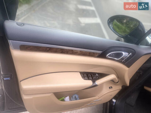 Порше Каен 2016 в Львове на Automoto.ua Синий Порше Каен, объемом двигателя 3 л и пробегом 132 тыс. км за 35500 $, фото 33 на Automoto.ua