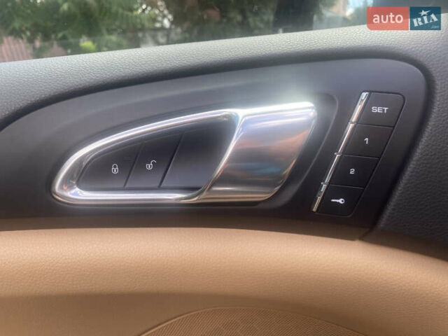 Порше Каен 2016 в Львове на Automoto.ua Синий Порше Каен, объемом двигателя 3 л и пробегом 132 тыс. км за 35500 $, фото 12 на Automoto.ua