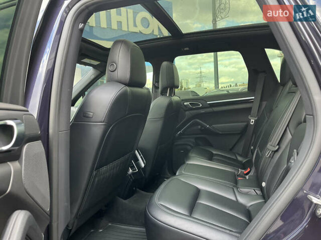 Синій Порше Cayenne, об'ємом двигуна 3 л та пробігом 116 тис. км за 29750 $, фото 29 на Automoto.ua