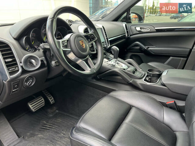 Синій Порше Cayenne, об'ємом двигуна 3 л та пробігом 116 тис. км за 33990 $, фото 11 на Automoto.ua