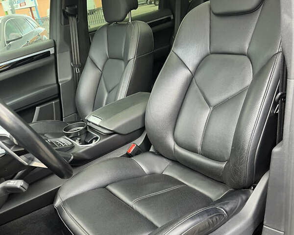 Синій Порше Cayenne, об'ємом двигуна 3 л та пробігом 116 тис. км за 33990 $, фото 10 на Automoto.ua