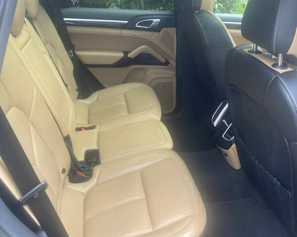 Порше Каен 2016 в Львове на Automoto.ua Синий Порше Каен, объемом двигателя 3 л и пробегом 132 тыс. км за 35500 $, фото 28 на Automoto.ua