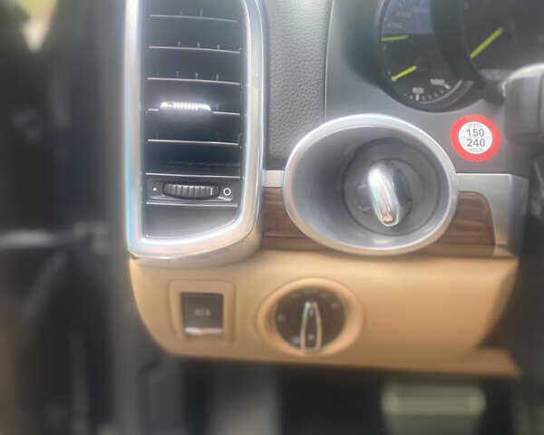 Порше Каен 2016 в Львове на Automoto.ua Синий Порше Каен, объемом двигателя 3 л и пробегом 132 тыс. км за 35500 $, фото 40 на Automoto.ua