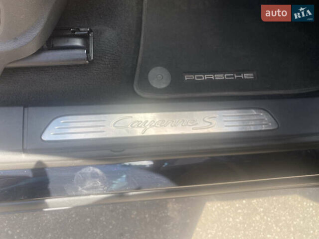 Порше Каен 2016 в Львове на Automoto.ua Синий Порше Каен, объемом двигателя 3 л и пробегом 132 тыс. км за 35500 $, фото 26 на Automoto.ua