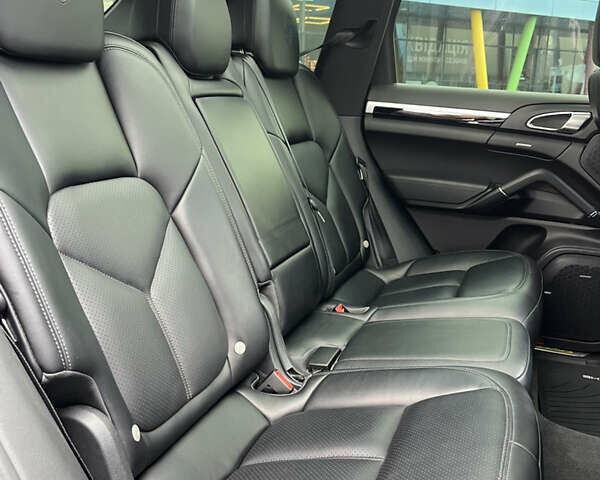 Синій Порше Cayenne, об'ємом двигуна 3 л та пробігом 116 тис. км за 33990 $, фото 14 на Automoto.ua