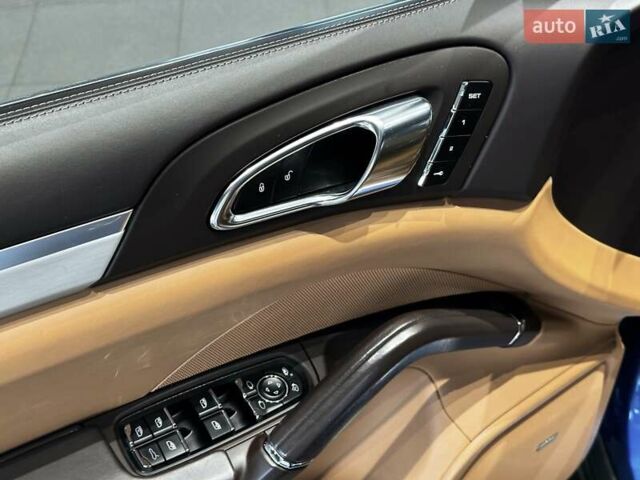 Синий Порше Каен, объемом двигателя 4.13 л и пробегом 188 тыс. км за 45000 $, фото 14 на Automoto.ua