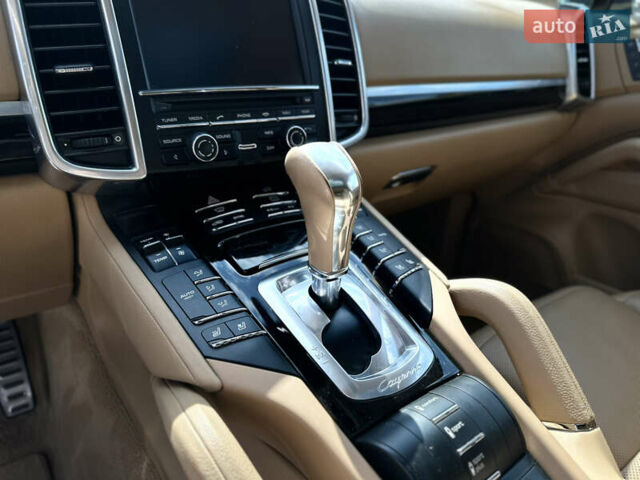 Синий Порше Каен, объемом двигателя 3 л и пробегом 133 тыс. км за 30000 $, фото 18 на Automoto.ua