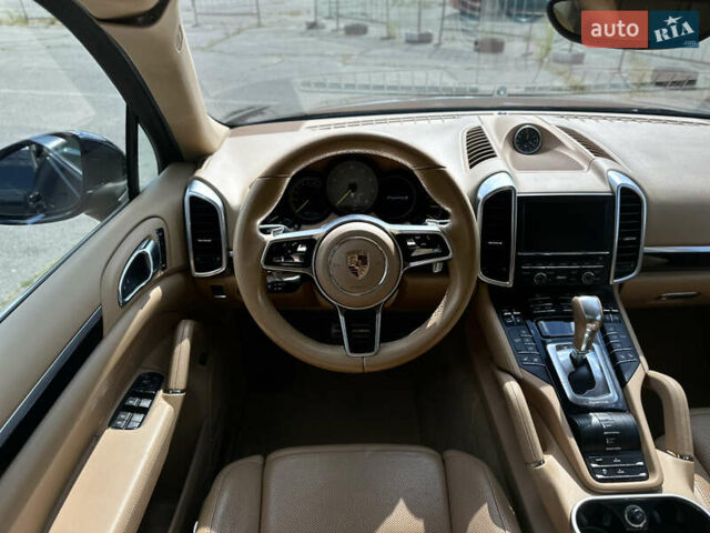 Синий Порше Каен, объемом двигателя 3 л и пробегом 133 тыс. км за 30000 $, фото 15 на Automoto.ua