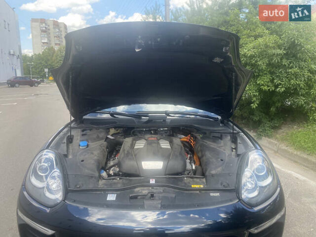 Порше Каен 2016 в Львове на Automoto.ua Синий Порше Каен, объемом двигателя 3 л и пробегом 132 тыс. км за 35500 $, фото 23 на Automoto.ua