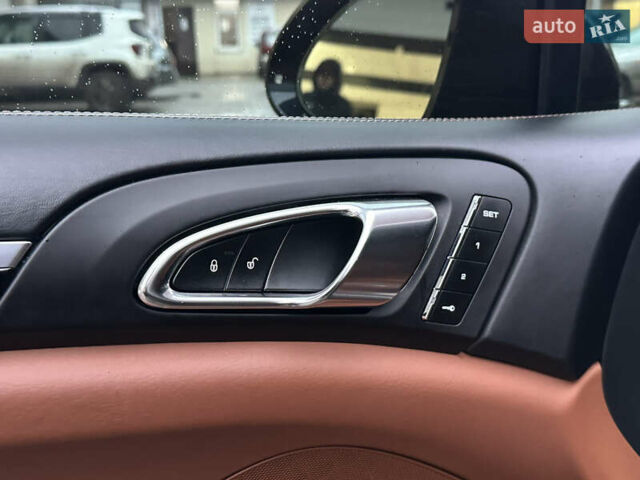 Синій Порше Cayenne, об'ємом двигуна 3.6 л та пробігом 245 тис. км за 22000 $, фото 29 на Automoto.ua